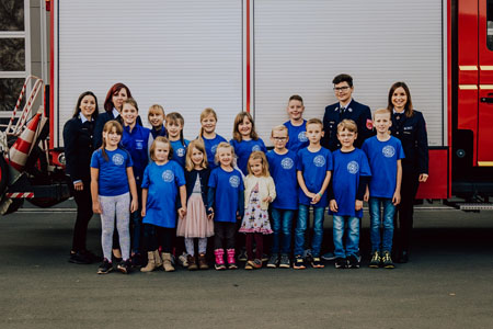 Die Kinder mit ihren Betreuern